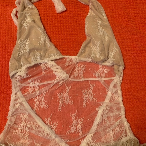 LENORA LACE DRESS. - Picture 5 of 13